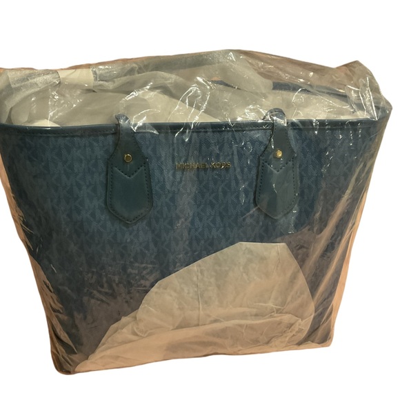 NWT_Michael Kors  Eva Blue Tote Bag! - Picture 4 of 7